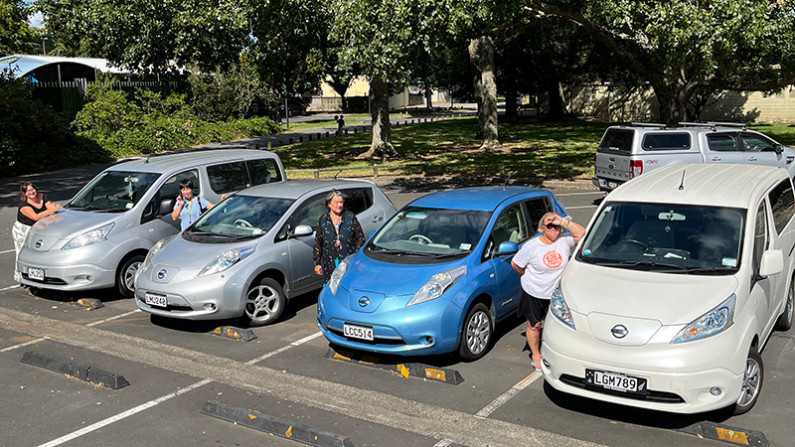 Ohomairangi Trust whānau with their fleet